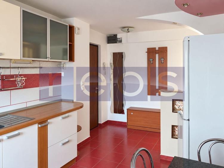 Apartament cu 4 camere în Băneasa