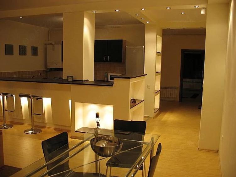 Apartament cu 2 camere decomandat în Polonă