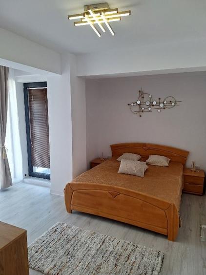 Apartament cu 2 camere decomandat, mobilat în Central