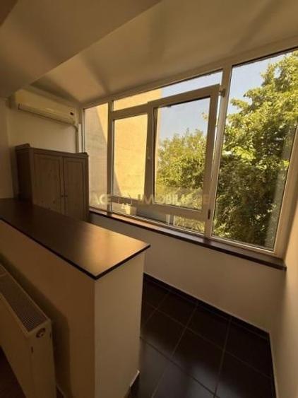 Apartament cu 2 camere decomandat, mobilat în Victoriei