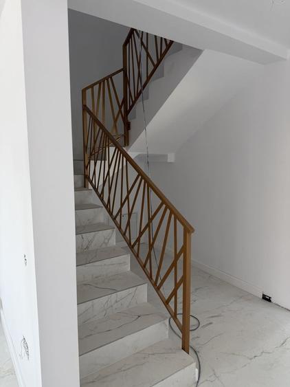 Casă cu 4 camere în Păulești