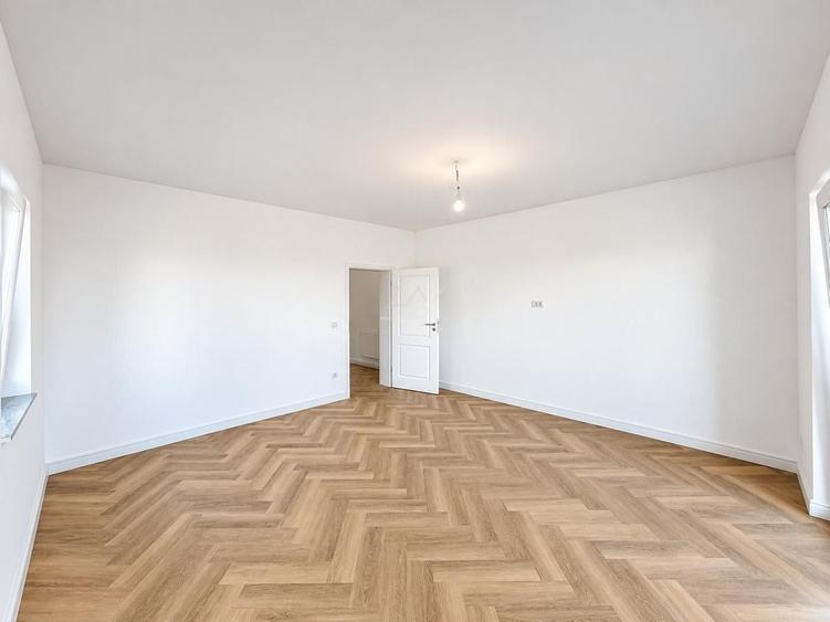 Apartament cu 2 camere decomandat în Girocului