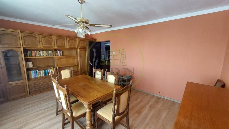 Apartament cu 4 camere decomandat, mobilat în Craiovița Nouă