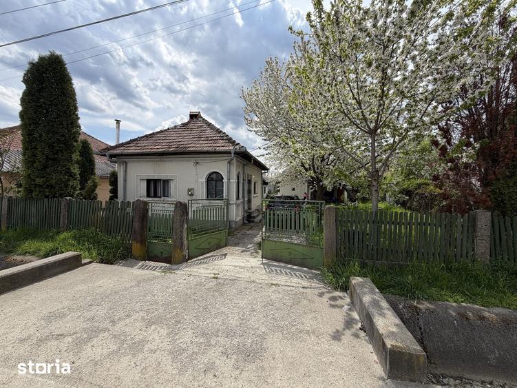 Casă cu 3 camere cu Teren 1320 Mp în Stâlpeni