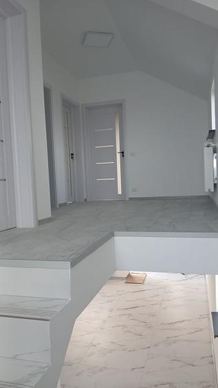 Casă cu 4 camere în Exterior Vest