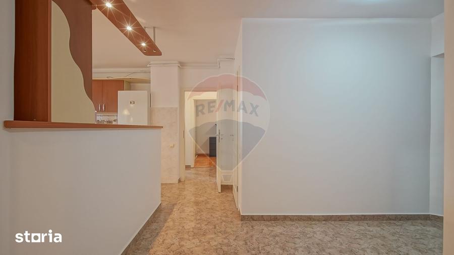 Apartament cu 3 camere decomandat în Bartolomeu