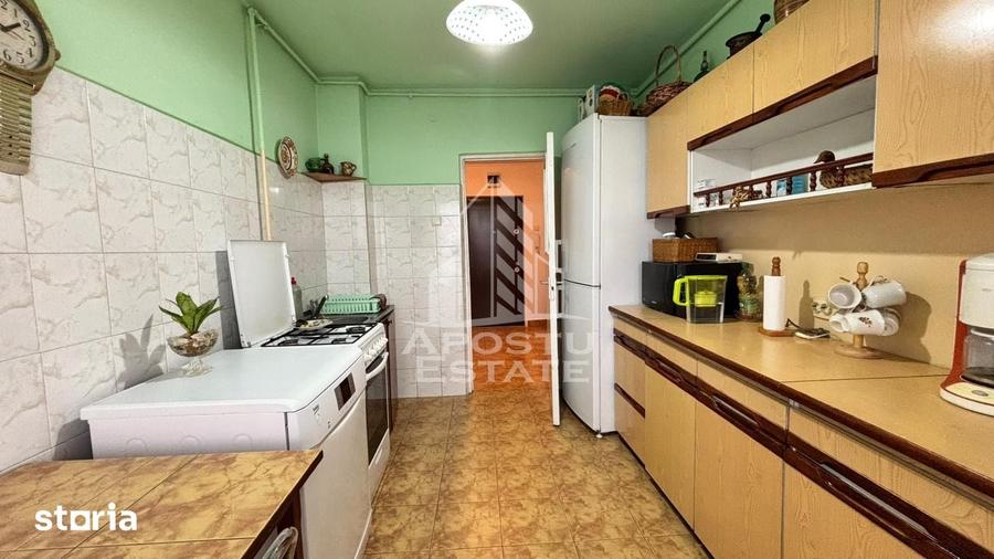 Apartament cu 3 camere decomandat în Take Ionescu