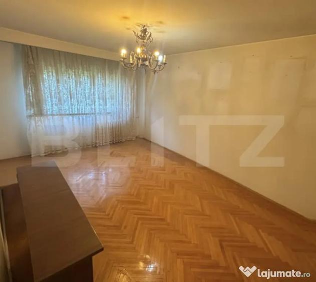 Apartament cu 3 camere decomandat în 1 Mai