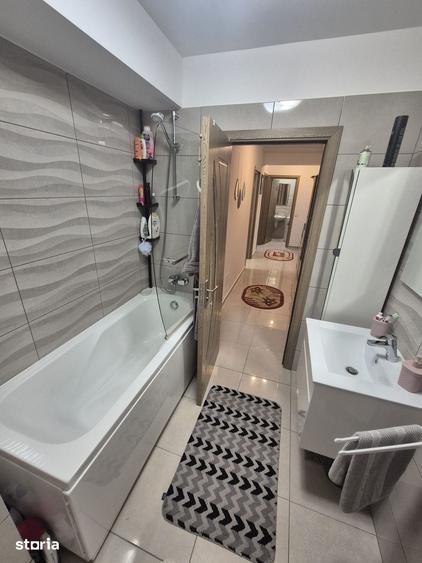 Apartament cu 3 camere în Mioriței