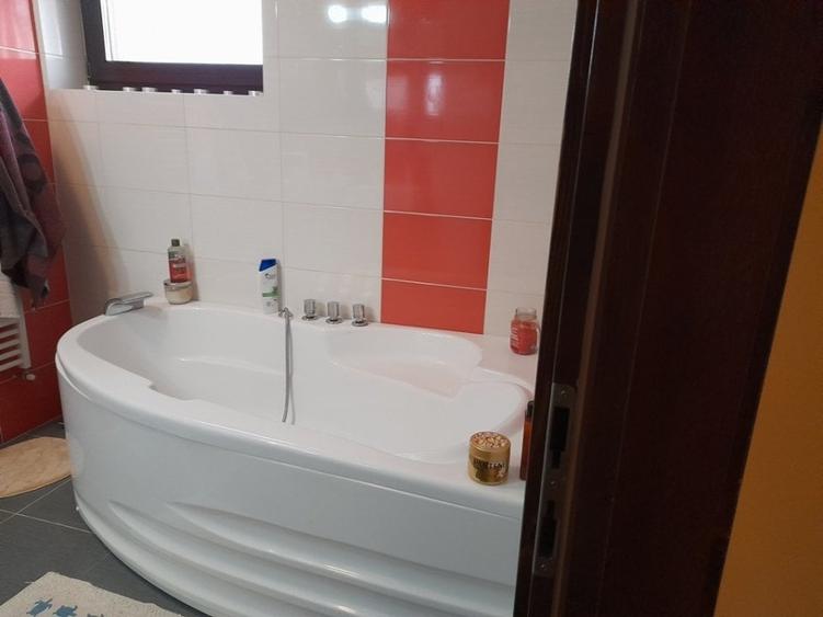 Casă cu 5 camere cu Piscina în Sângeorgiu de Mureș