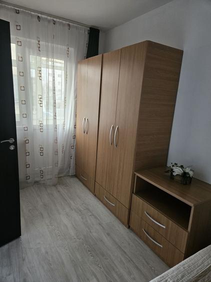 Apartament cu 2 camere semidecomandat în Micro 11