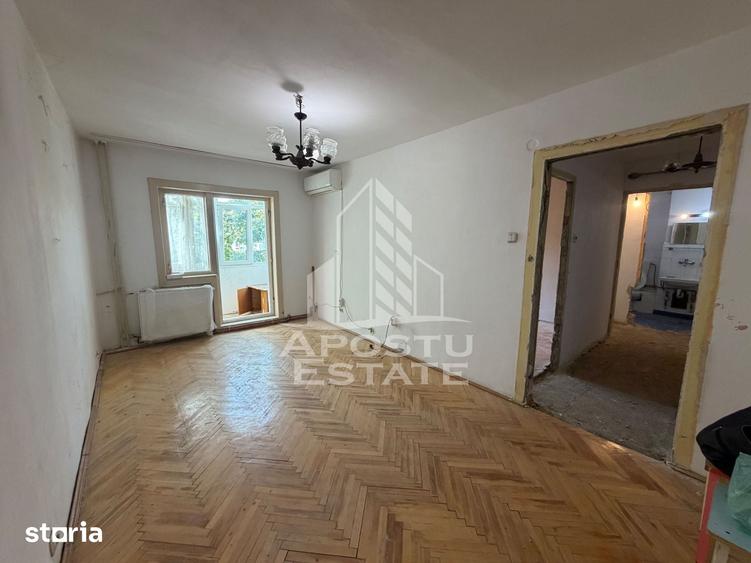 Apartament cu 2 camere decomandat în Lipovei