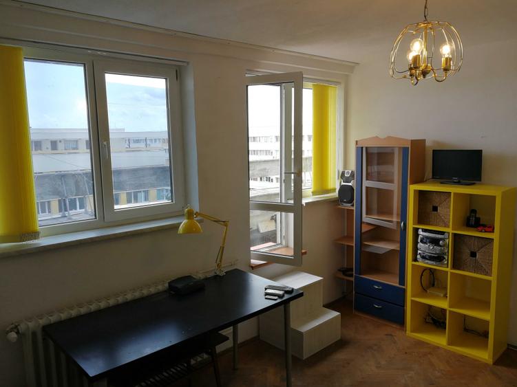 Apartament cu 3 camere decomandat în Iancului