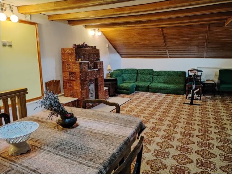 Apartament cu 4 camere decomandat, mobilat în Central