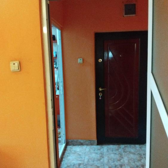 Apartament cu 2 camere semidecomandat în Băneasa