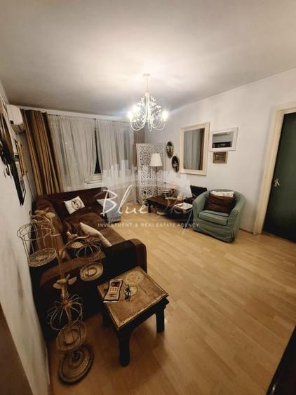 Apartament cu 4 camere semidecomandat în Tomis III