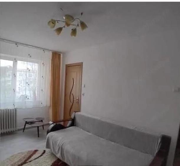 De inchiriat apartament 2 camere in Calea Sagului - 2