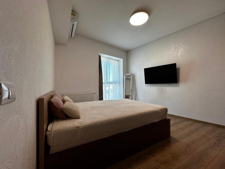 Apartament cu 4 camere decomandat, mobilat în P-ța Unirii