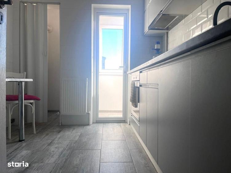 Apartament cu 3 camere decomandat în Micro 4