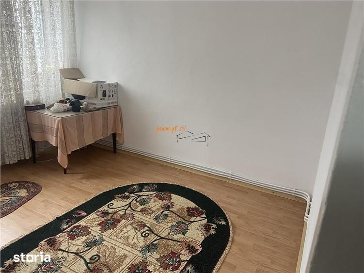 Apartament cu 3 camere nedecomandat în Gară