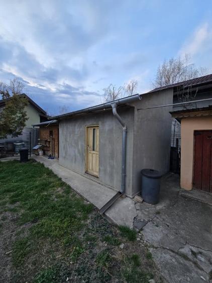 Casă cu 3 camere cu Teren 240 Mp în 23 August