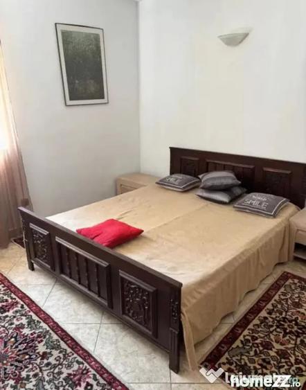Casă cu 4 camere cu Teren 120 Mp în Trocadero