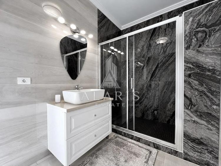 Apartament cu 4 camere semidecomandat în Torontalului