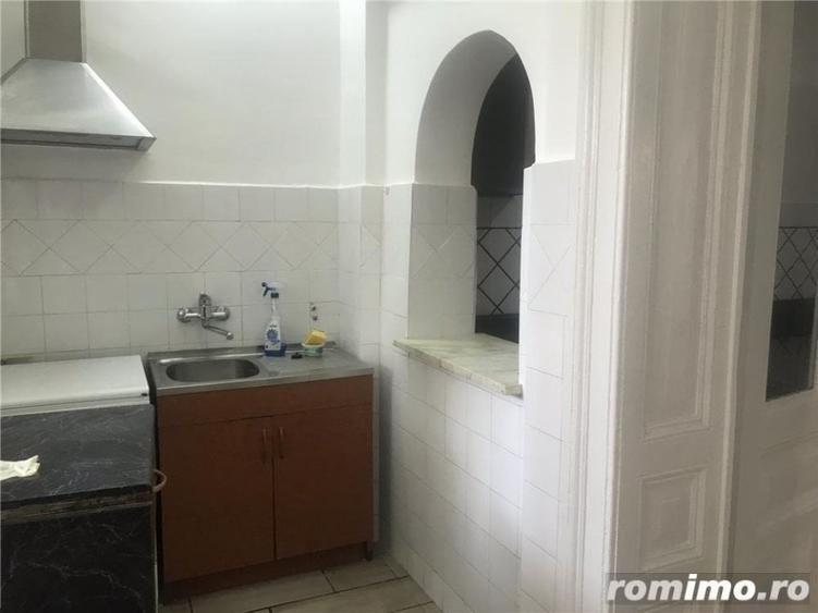 Casă individuală cu 4 camere cu Canalizare în P-ța Maria