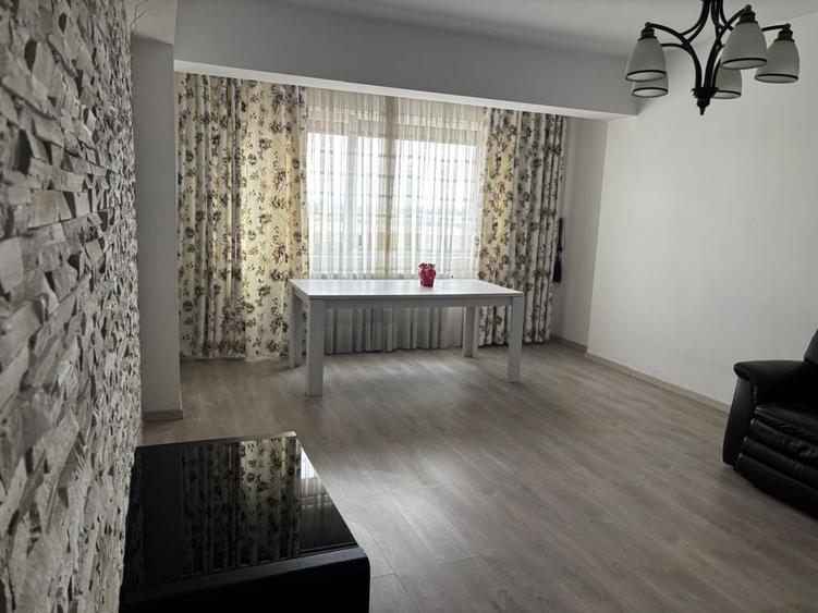Apartament cu 3 camere decomandat în Lacu