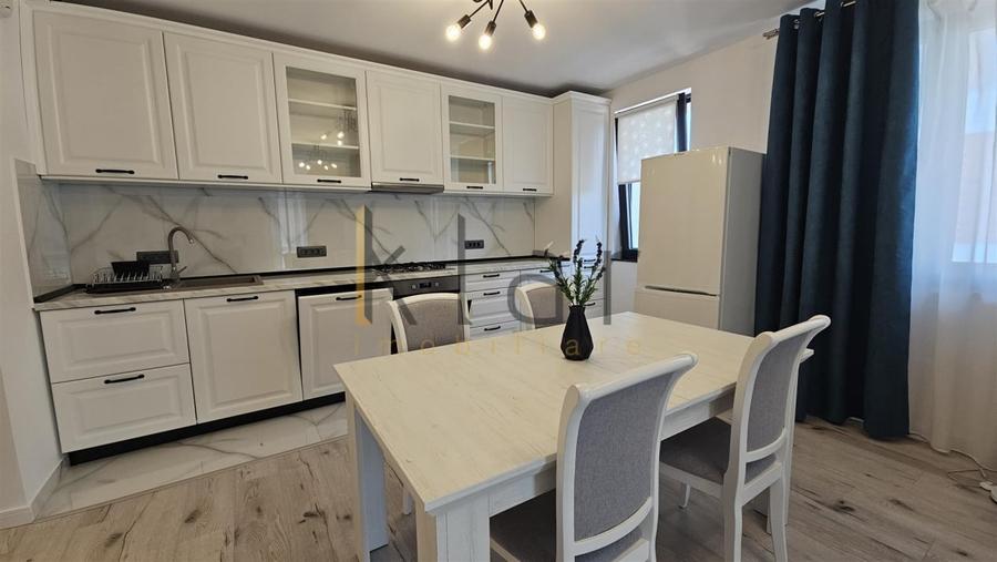 Apartament cu 3 camere semidecomandat, mobilat în Zorilor