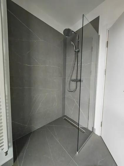Apartament cu 4 camere decomandat în Aviației