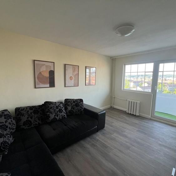 Apartament cu 2 camere decomandat în Cihei