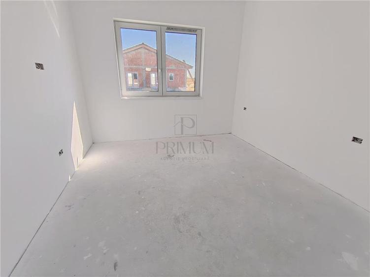 Duplex cu 3 camere cu Canalizare în Moșnița Nouă