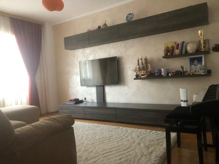 Apartament cu 3 camere decomandat în Păcurari