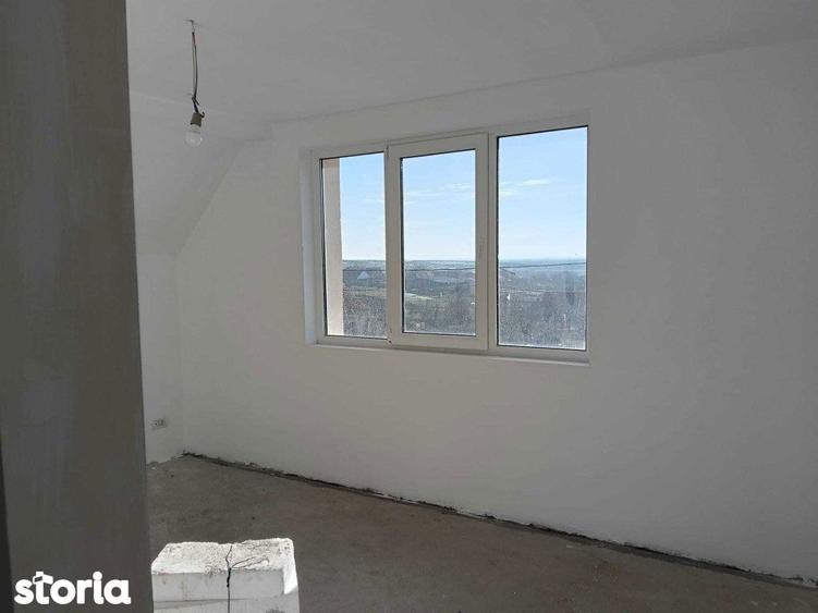 Casă cu 5 camere cu Teren 800 Mp în Remetea Mare
