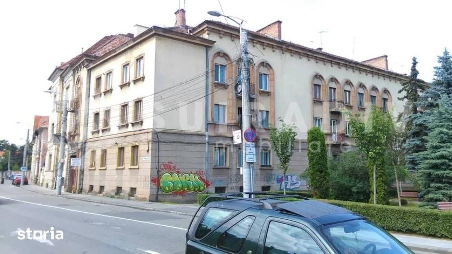 Garsonieră decomandată în Central