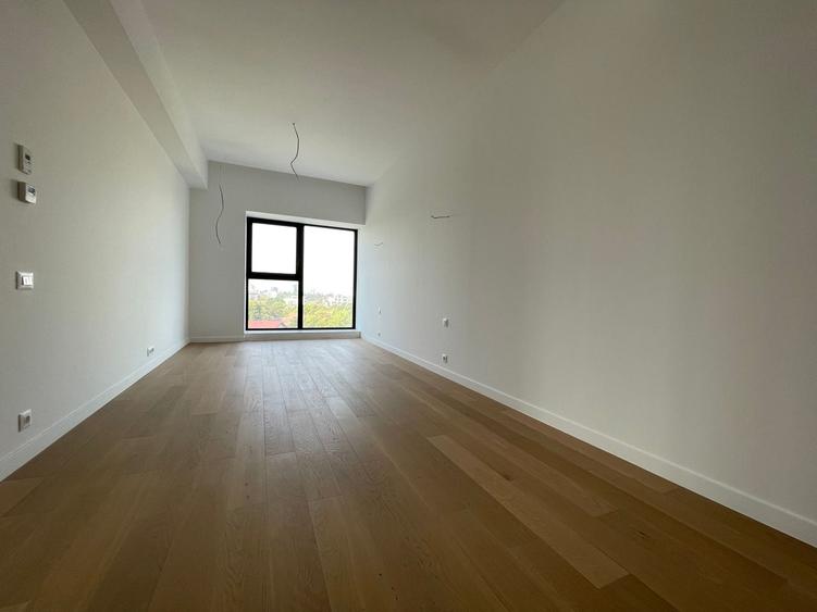 Apartament cu 3 camere în Barbu Văcărescu