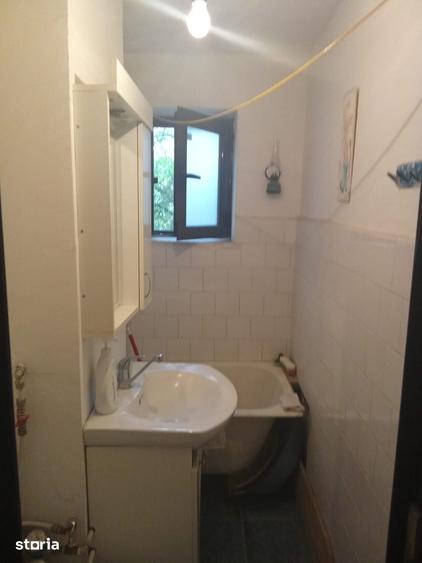 Apartament cu 3 camere semidecomandat în Micro 14