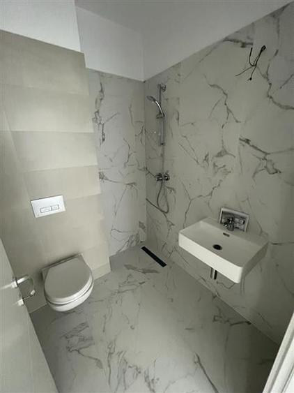 Apartament cu 3 camere decomandat în Rahova