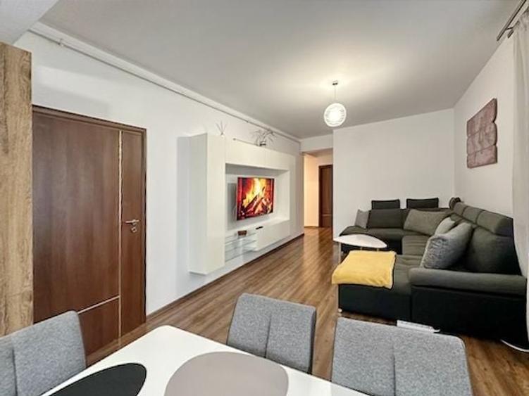 Apartament cu 3 camere semidecomandat, mobilat în Ghimbav Livadă