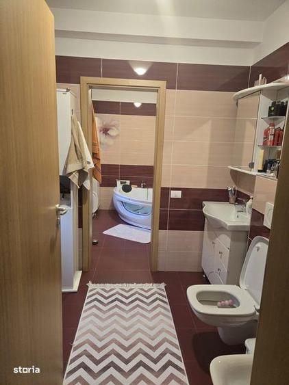 Casă cu 4 camere cu Teren 270 Mp în Tractorul