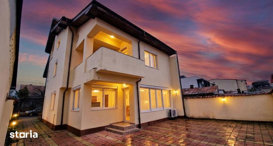 Casă cu 6 camere cu Teren 544 Mp în Dămăroaia