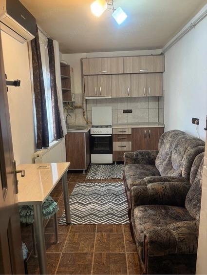Garsonieră decomandată în Central