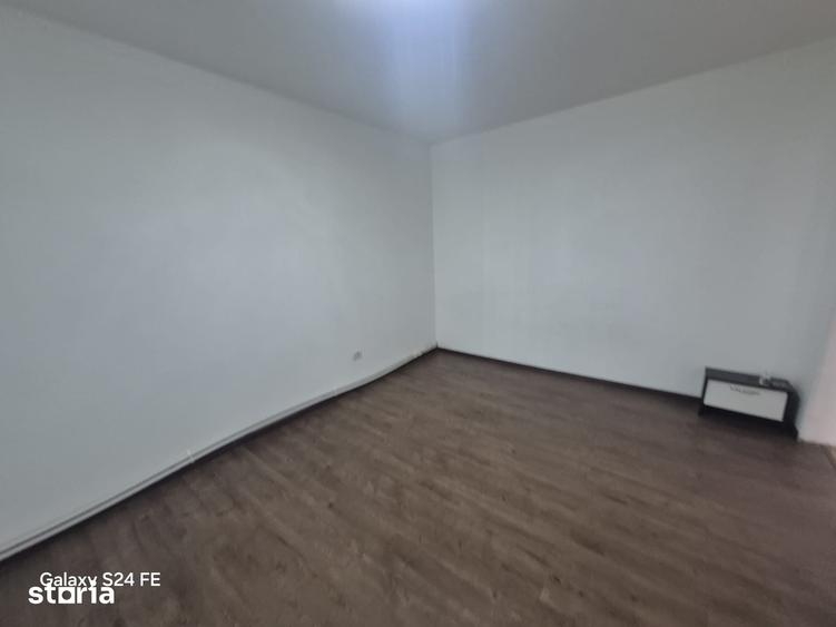 Apartament cu 3 camere în Dumbrava