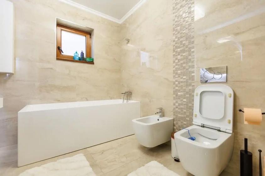 Casă cu 4 camere în Central