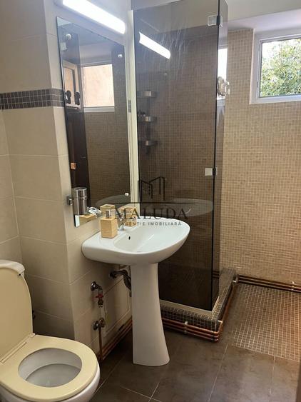 Apartament cu 2 camere decomandat, mobilat în Frații Golești