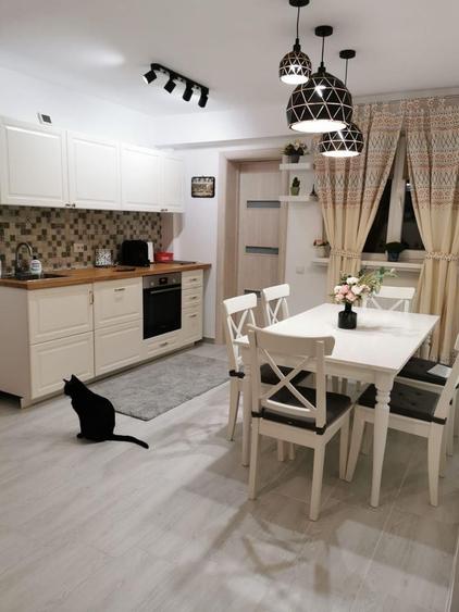 Apartament cu 3 camere semidecomandat în Zahana