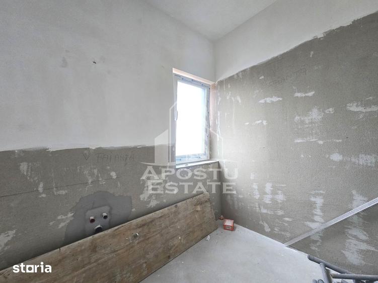 Jumatate de duplex de vanzare, Parter + Etaj, 5 camere si 2 bai, Sag - 10
