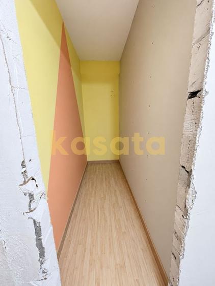 Apartament cu 3 camere decomandat în Vitan