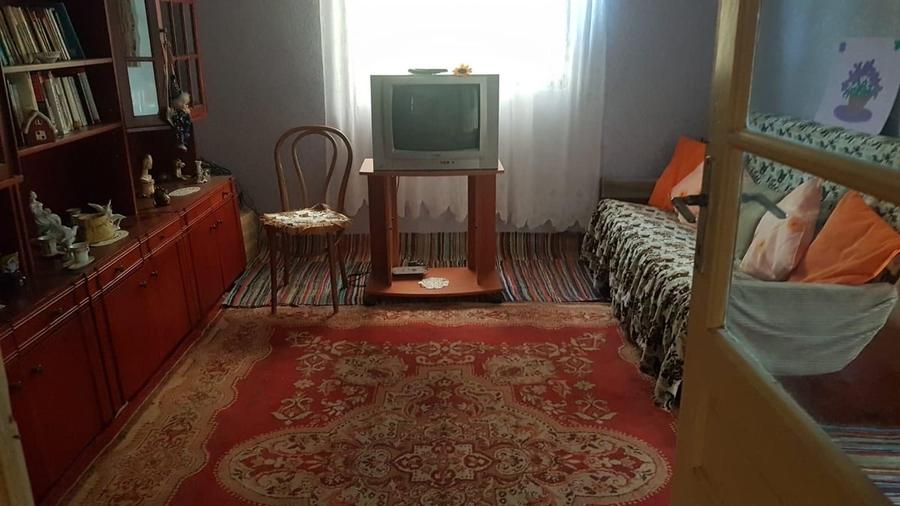 Casă cu 6 camere cu Teren 2500 Mp în Central